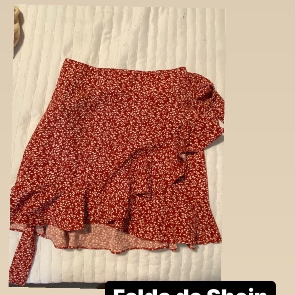 RED SKIRT/NEVER USED